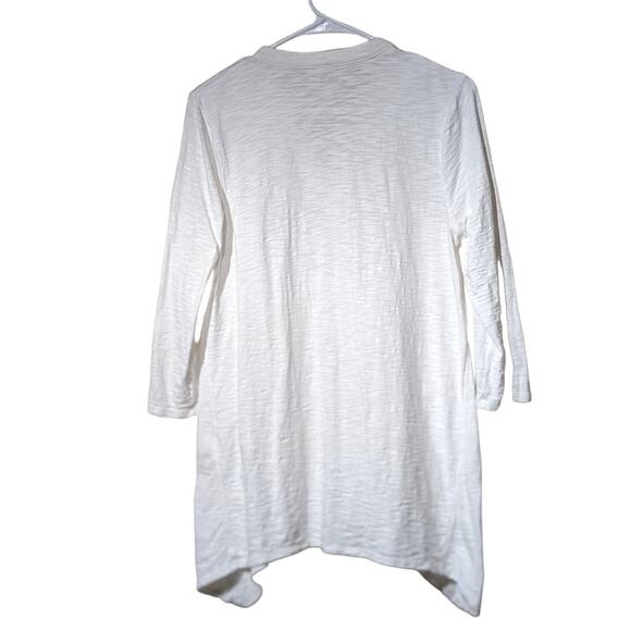 Chico's Sharkbite Hem White V-Neck 'The Ultimate Tee' Chico's Sz 1 (US M) - Picture 2 of 9